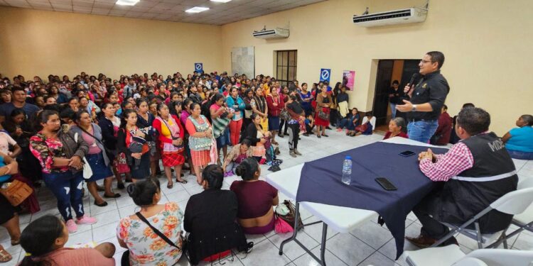 Entregan más de 2 mil 400 transferencias monetarias condicionadas en Jalapa