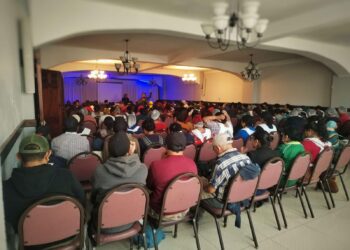 Capacitan a vendedores en el marco de la feria patronal de Totonicapán