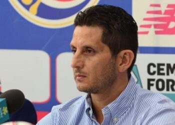 Ronald González deja el cargo de entrenador de Antigua GFC