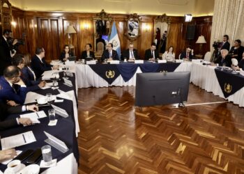 Jefe del Ejecutivo subraya diálogo abierto durante proceso de transición