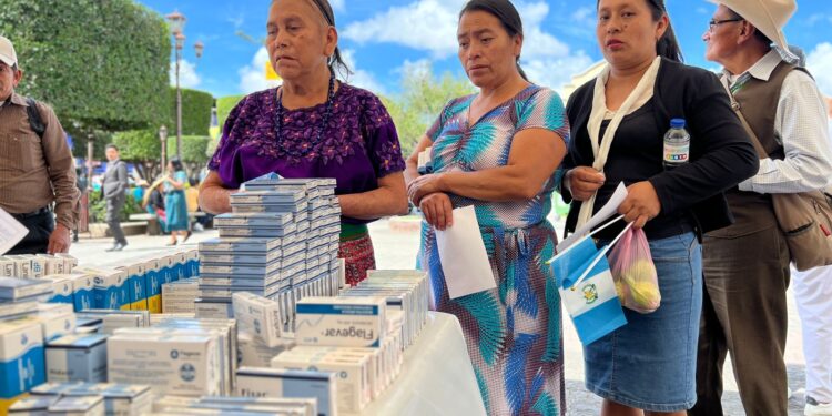 Universitarios realizan jornada integral de Salud