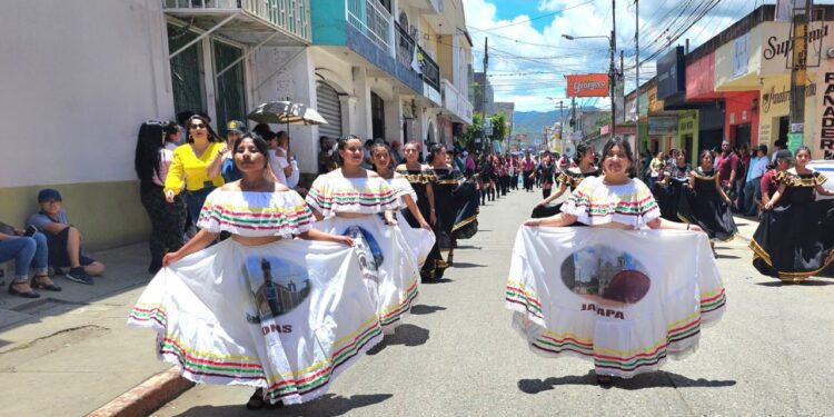 Jalapa inicia feria titular con un mensaje de unidad y trabajo