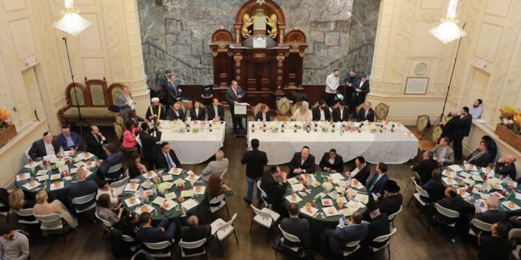 Líderes mundiales, rabinos y empresarios fortalecen relaciones interreligiosas