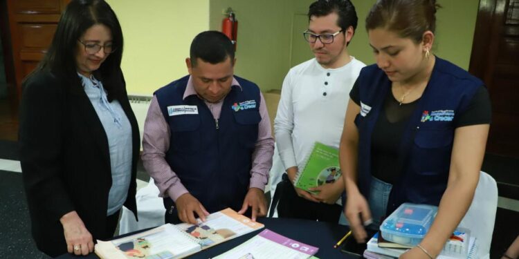 Promueven la cobertura del programa Acompáñame a Crecer. /Foto: Mineduc