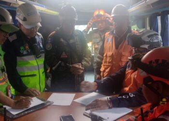 Puesto de comando ante el desbordamiento del río Naranjo. /Foto: Conred