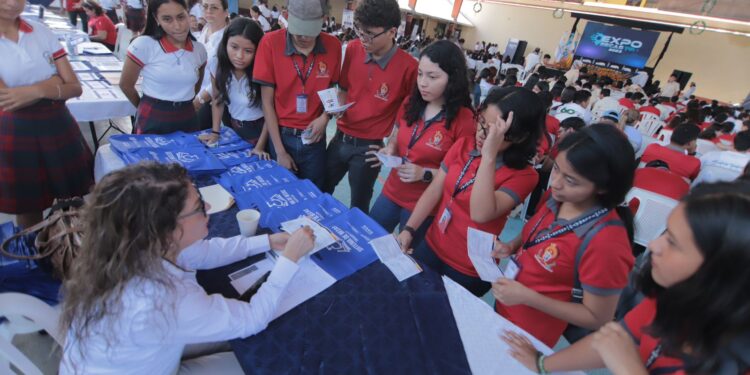 Expo Becas Tour 2023 llega a Zacapa