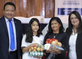 Inicia la sexta entrega de alimentación escolar. /Foto: Gilber García