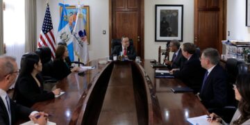 Presidente Giammattei se reúne con funcionarios de Estados Unidos