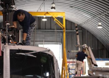 Unagob da constantemente mantenimiento a sus aeronaves.