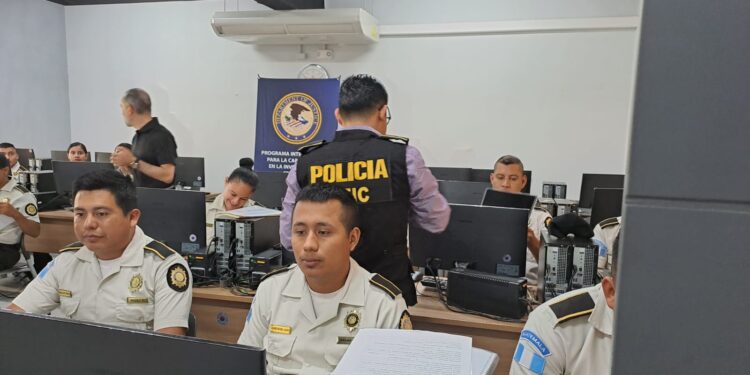 Investigadores de la DEIC inician curso de interpretación criminal