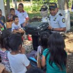 Agentes de la PNC capacitan y previenen la violencia en comunidades y escuelas