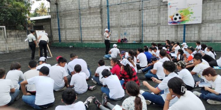 PNC se acerca a niños y adolescentes con programa Exploradores Policiales