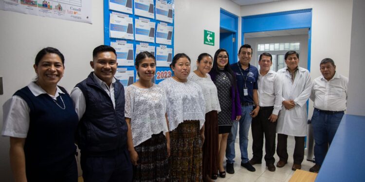 Entregan remozamiento del puesto de Salud aldea Santa Elena, San Cristóbal Verapaz