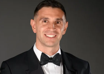 Emiliano Martínez gana el premio Yashin al mejor portero del año