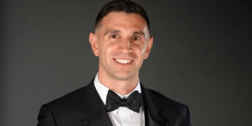 Emiliano Martínez gana el premio Yashin al mejor portero del año