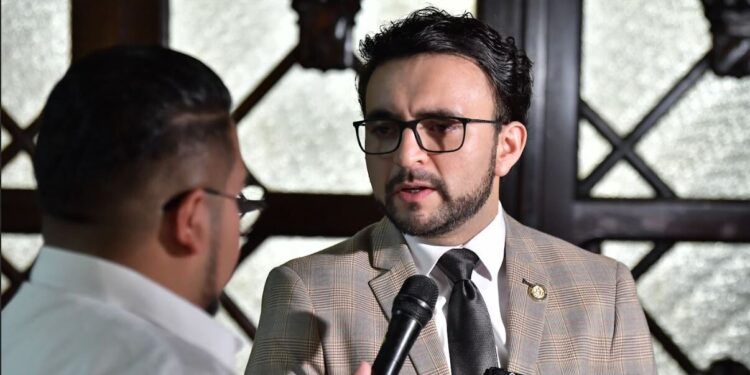 El secretario de Comunicación Social de la Presidencia, Kevin López.