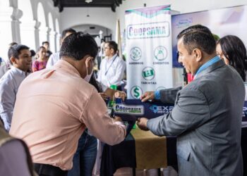 Más de 800 jóvenes participan en la Expo Becas Tour 2023 en Alta Verapaz