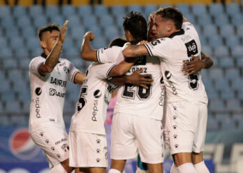 Comunicaciones derrota a Antigua GFC y es el nuevo líder del Apertura 2023