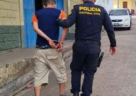 Operativos policiales conducen a 61 detenciones y confiscación de 11 armas