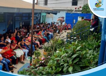 Jornada informativa contra la violencia se lleva a cabo en San Lucas Sacatepéquez