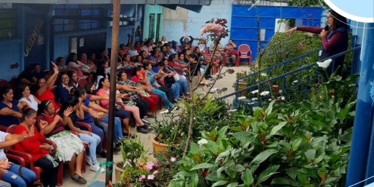 Jornada informativa contra la violencia se lleva a cabo en San Lucas Sacatepéquez