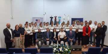 Apoyo clave, mandos de investigación criminal presentes en la clausura. / Foto: PNC.