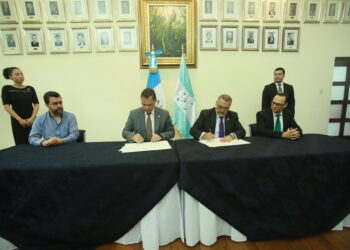 Firma de acuerdo Guatemala y Honduras.