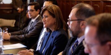 Gobierno reitera voluntad con el proceso de transición