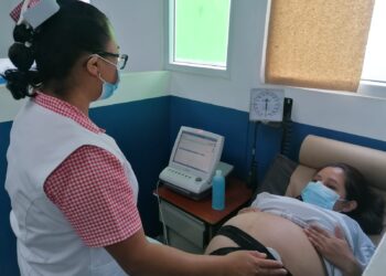IGSS continuará atendiendo las 24 horas a mujeres en gestación.