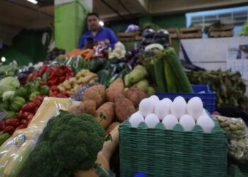 Monitoreo en precios de la canasta básica. /Foto: DCA