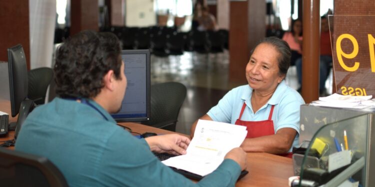 Gobierno aumenta protecciones a favor de migrantes guatemaltecos