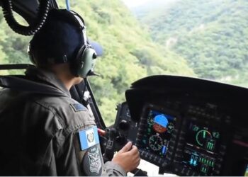 Realizan sobrevuelo sobre río Las Vacas en el asentamiento Dios es Fiel. / Foto: Ejército de Guatemala.