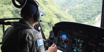 Realizan sobrevuelo sobre río Las Vacas en el asentamiento Dios es Fiel. / Foto: Ejército de Guatemala.