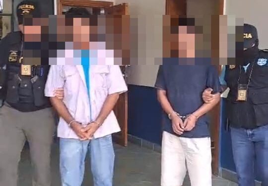 Agentes del CAT de la PNC interceptan a dos pandilleros salvadoreños