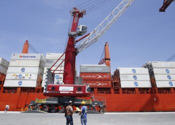 Presidente destaca alianzas del sector público y privado para fomentar el desarrollo económico