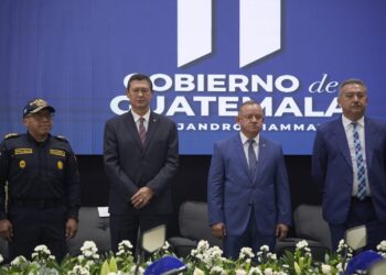 Gobierno de Guatemala entrega 500 motocicletas y equipos biométricos a la PNC