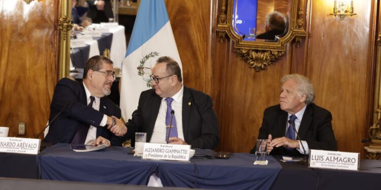 Presidente reiterá como un hito histórico el proceso de transición
