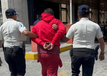 PNC captura a presunto asaltante. / Foto: Mingob.