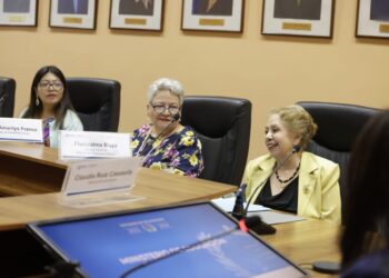 Representantes del binomio electo, en el Ministerio de Educación. / Foto: Dickéns Zamora.