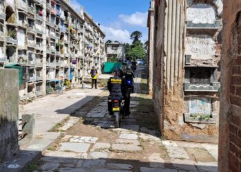 Operativos de seguridad para la noche de brujas y visitas a cementerios