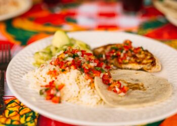 Ministerio de Salud busca prevenir enfermedades por consumo de alimentos. /Foto: MSPAS