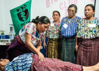 Salud contempla el fortalecimiento de los conocimientos de las comadronas. / Foto: DCA.