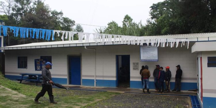 Habilitan remozamiento del puesto de Salud en San Cristóbal Verapaz