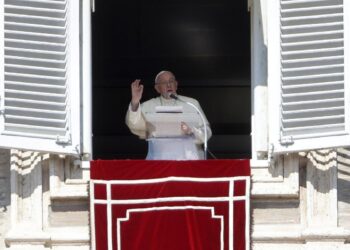 El papa responde a los niños en un nuevo libro: “Las guerras son siempre un error”