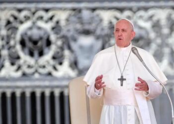 El papa considera escandaloso que se produzca comida suficiente para todos y haya hambruna
