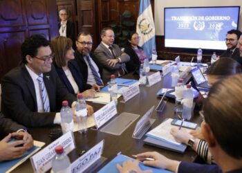 Gobierno del presidente Giammattei y binomio electo avanzan en proceso de transición