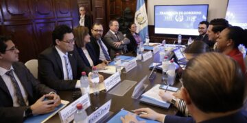 Gobierno del presidente Giammattei y binomio electo avanzan en proceso de transición