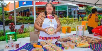 Emprendedores expusieron sus productos en el Festival Gastronómico Ixim. /Foto: Inguat.