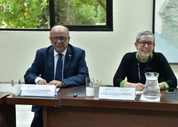Reunión con el Ministerio de Energía y Minas. /Foto: Carlos Jacinto