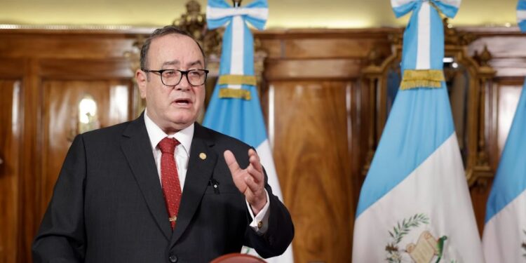 Presidente destaca aprobación de Acuerdo 1543 para la inclusión de migrantes a la cobertura del IGSS
